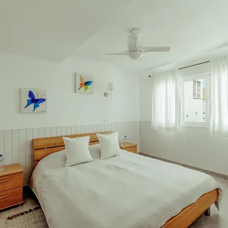 Ferienhaus In Mit Kleinem Gemeinsamem Pool Vakantiehuis Algés