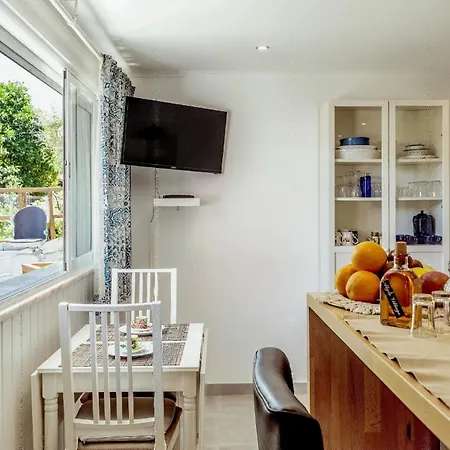 Ferienhaus In Mit Kleinem Gemeinsamem Pool Vakantiehuis