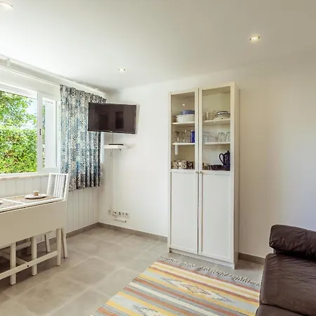 Vakantiehuis Ferienhaus In Mit Kleinem Gemeinsamem Pool Algés